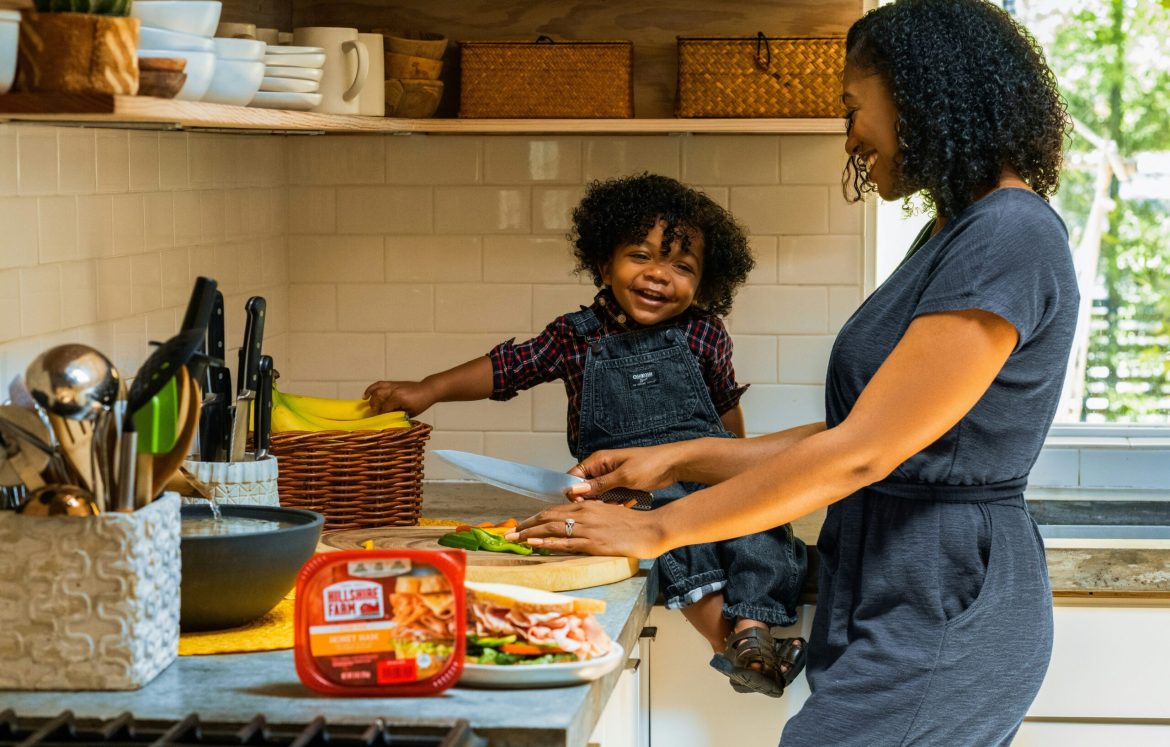 photo-1628191013647-5640e14ded54