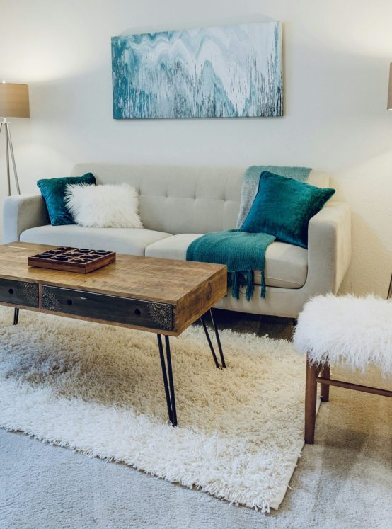 photo-1560448204-603b3fc33ddc